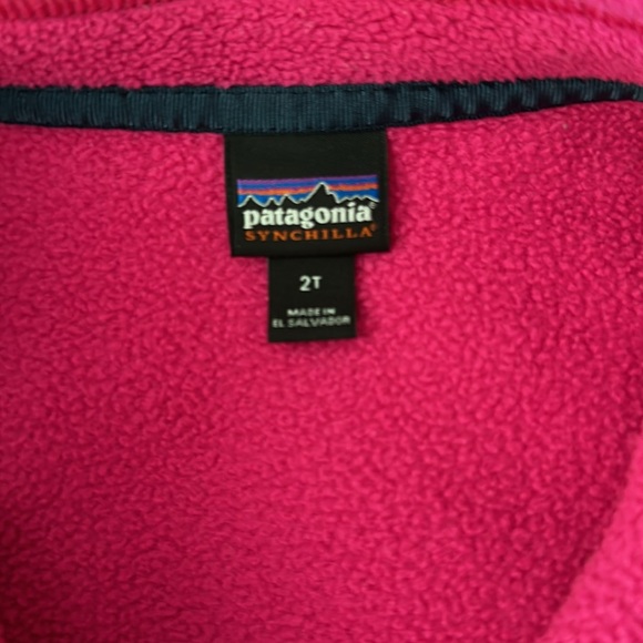 Patagonia vest bright pink and navy 2T - Picture 3 of 4